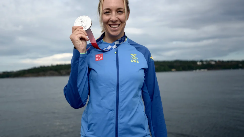 Josefin Olsson, som växte upp på Arnö och lärde sig segla i Oxelösunds SS, vill byta silverglädjen efter Tokyo-OS till ett guldvrål i Paris. Därför blir det fullt fokus på laser radial och inget annat från och med i vår.