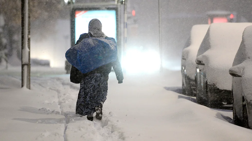 Trots att alla visste om att det skulle snöa så uteblev kommunens snöröjning, menar skribenten.
