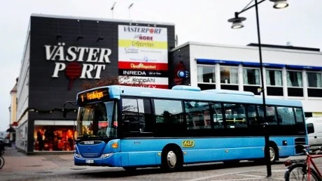 Från augusti 2013 försvinner busshållplatserna från Spötorget och från Storgatan. Hela stadstrafiken i Västervik effektiviseras och det blir även tätare turer. Foto: Ola Axman