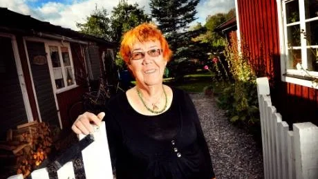 Författaren Monique Johansson har skrivit en självbiografisk bok om att vara nära anhörig till en missbrukare. På lördag släpps den och då håller Monique öppet hus.Arkivfoto: Ola Axman