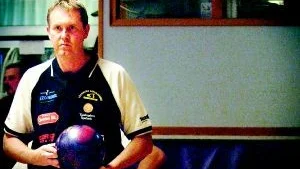Matchvinnare. Curt Bontell spelade huvudrollen när Domino besegrade Force med 13-7 i lördags.                                                           FOTO: MATILDA AHL