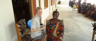 De gav bort glasögon i Ghana