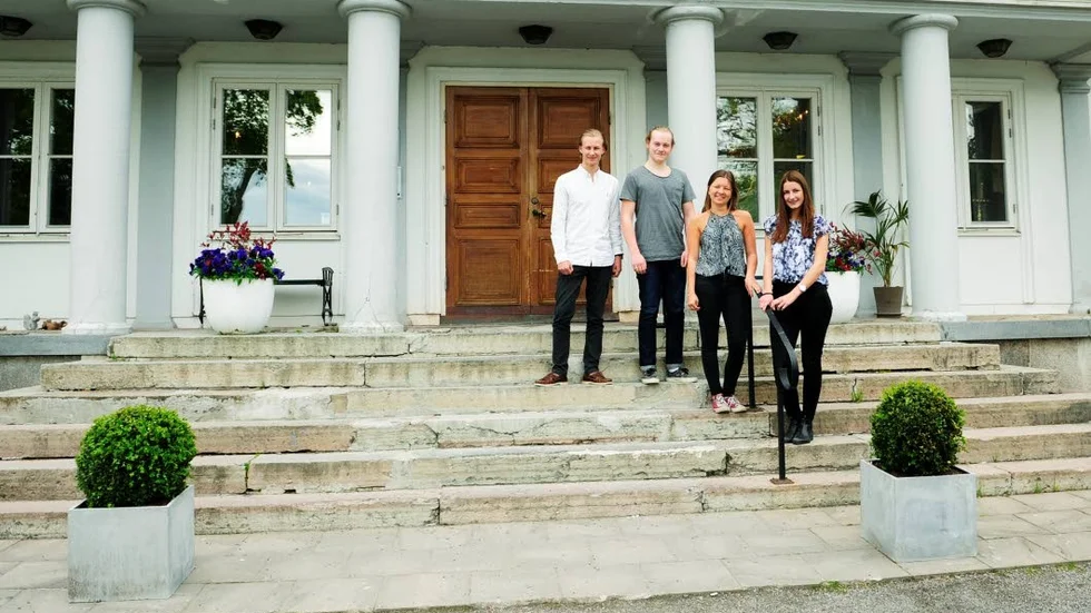 Balkommitté. Gabriel Hasselquist, Nils Pedersen, Emma And och Emilia Samuelsson har organiserat årets studentbal på Gränsö.