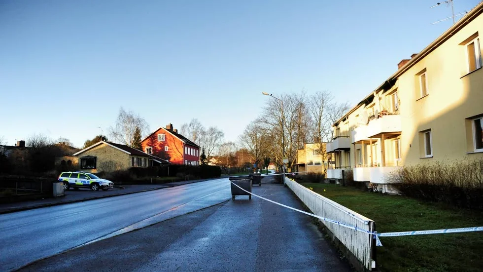 Skärptes. Straffet för den man som i tingsrätten dömdes till 12 års fängelse skärptes med två år.
