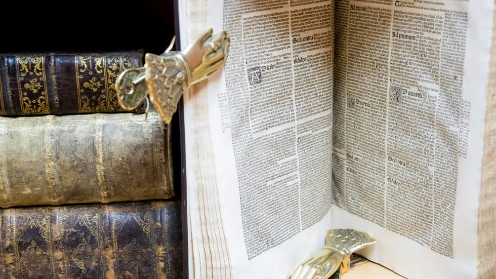 Hela litteraturhistorien behöver inte skrivas om för att det tillkommer fakta om kvinnliga författare.