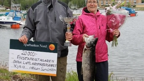 Tomas Lestander och Eva Lindberg, lag Silverminken, är trollingmästarna i Arjeplog.