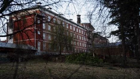Sandträsk sanatorium invigdes 1913 och fick sin nuvarande huvudbyggnad 1931. Här bedrevs vård av tuberkulossjuka fram till 1964.