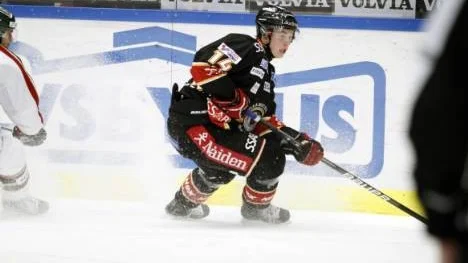 Jonas Berglund, Luleå, ser fram mot dagens match mot  Skellefteå.                                       "Det är extra kul att spela när det är drag på läktaren", menar han.
