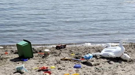 Midsommar är upptakten till den svenska högsommaren. Många inleder sin semester nästa vecka, men en riktig semester är inte alla givet.  Alltför många tvingas stanna hemma.