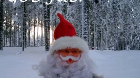 Tomten i snöig terräng i Piteåtrakten.