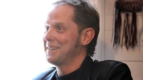 "Det var roliga år, men djävulskt jobbigt. Man var helt slut", säger Ove Lundmark om Slues som ett stående inslag på PDOL.