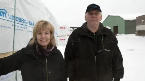 Linda Lundberg, vice vd och Tommy Lundberg,  produktionschef, satsar på att energieffektivisera inom Lundbergs  Trä AB.