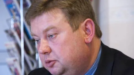 I går meddelade Jerry Johansson att han lämnar sina politiska uppdrag sedan han felaktigt skrivit under ett beslut om ett pensionsavtal.