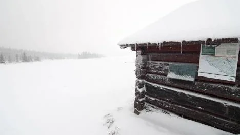 På Stenträsket har Arvidsjaursborna nära till fjällfiske, sjön ligger bara en mil från tätorten. Men Stenträsket kommer från och med 2010 inte längre att ingå i Sveaskogs Sverigefiskekort.