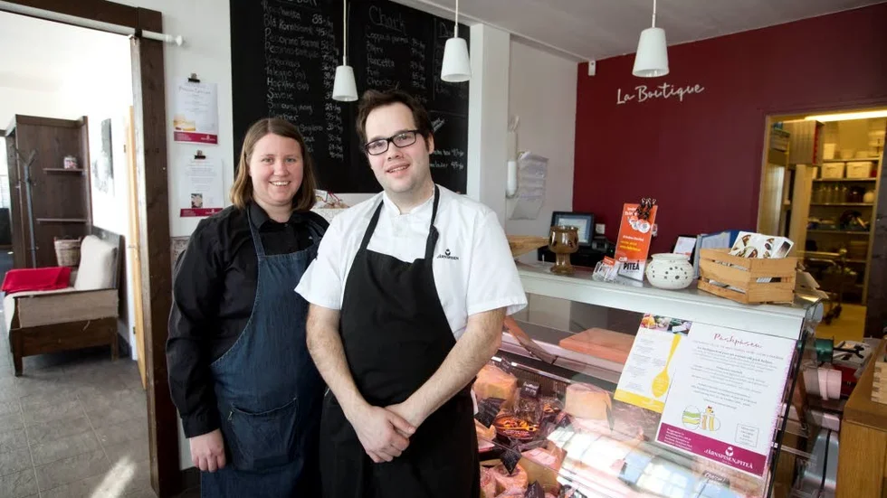Ny restaurang. Tre entreprenörer startar en ny restaurang i gamla bryggeriet när Cecilia och Daniel Lindström satsar på delikatessbutiken i nya lokaler. ”Det blir ett lyft för Piteå”, säger Daniel Lindström som äger Järnspisen med hustrun Cecilia Lindström.