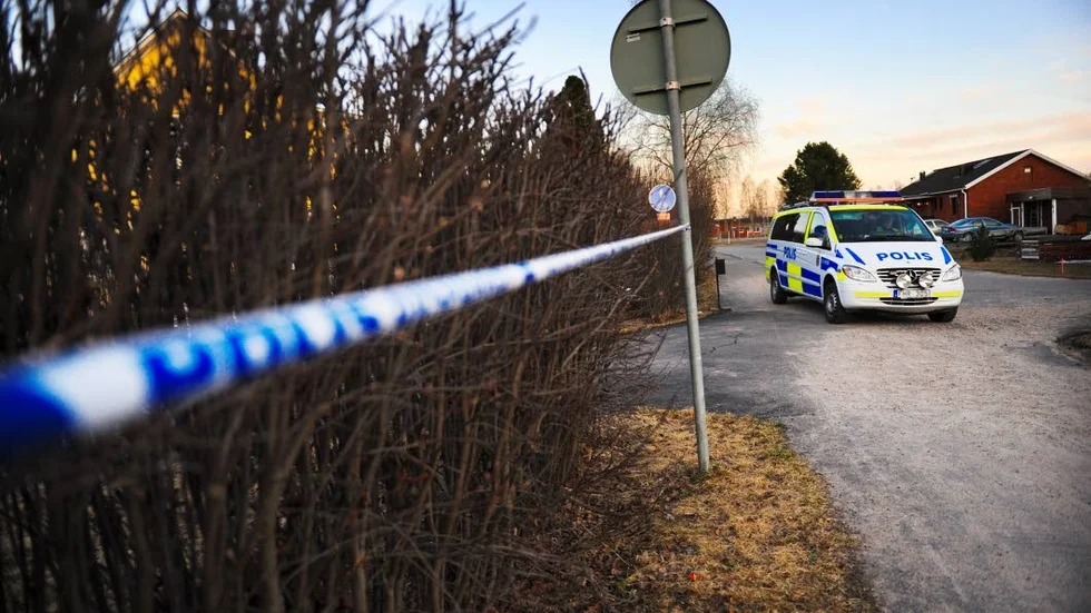 April 2014. En man grips som misstänkt för att ha mördat sin partner i ett bostadsområde i Boden.