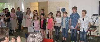 Bara glada miner trots att skolan stängs