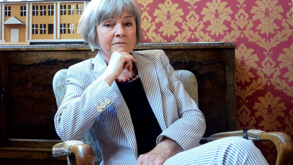 Ny ordförande. På fredagen gjorde Barbro Wickman-Parak sitt första besök som ordförande på Sverigefinska folkhögskolan.