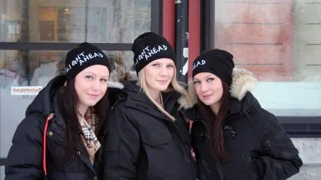 RAKT FÖRÖVER. Framtiden ser ljus ut för Josefin Borgny, Julia Fredriksson och Paulina Isaksson, grundare av mösskollektionen Right Ahead. I alla fall om man ska tro statistiken som visar att 23 procent av UF-eleverna startar egna företag inom tio år.