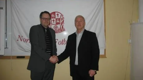 FÖRVÅNAD. Fotbollförbundets ordförande, Robert Lindström, är förvånad över L-G Niemis uttalanden.