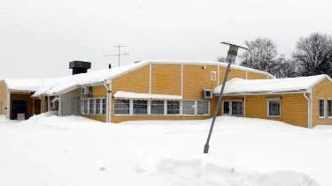 EDB:s lokaler på Rattikvägen. Hyresavtalet mellan Arjeplogs kommun och EDB gällertill utgången av 2009. EDB driver inte längre någon egen verksamhet här, men har upplåtit lokalerna för annan verksamhet, bland annat Hantverksförsäljning i samband med marknaderna.  Vad som ska ske med lokalen efter årsskiftet är oklart, men det finns idéer om att bygga om fastigheten till ett trygghetsboende.