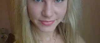Emelie vet hur man gör när man roar sig