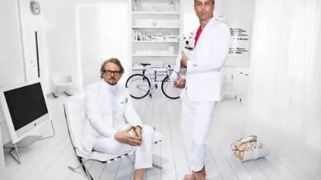 HUMORDUO. Fredrik Lindström och Henrik Schyffert kommer i februari till Luleå med sin föreställning Ljus och fräscht.