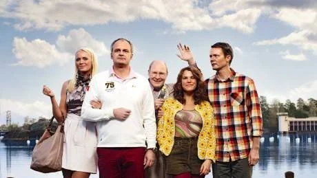SÄSONG II. Josephine Bornebusch som Mickan, Johan Rehborg som Fredrik, Henrik Dorsin som Ove, Mia Skäringer som Anna och Felix Herngren som Alex.