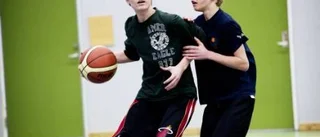 Bjöd på spontanbasket