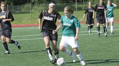 Älvsbyn inledde starkt i division 5-matchen mot Luleå DFC. Men i det långa loppet var serieledarna alldeles för starka och vann med klara 7-2.