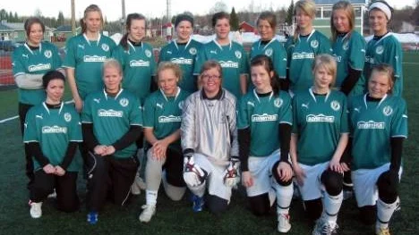 ÄIF premiärspelar i femman ikväll. Bakre raden från vänster: Britta Lundström, Anneli Jonsson, Frida Berglund, Camilla Lundberg, Magda Malqvist, Sandra Larsson, Hilda Granström, Jenny Johansson och Sally Wallström. Främre raden från vänster: Anna-Sara Thorngren, Anna Stenberg, Frida Dahlberg, Sanna Bergman, Lotta Andersson, Elina Öhlund och Sofia Stenvall.