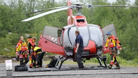 rycker ut. Oerfarenhet och stress gör att olyckor händer, som den här om dagen då två personer avled. Fjällräddarna fick då rycka ut med helikopter. Foto: Mattias Forsberg