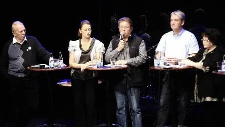 DISKUTERADE EKONOMI. Pengar stod i centrum när kulturpolitikerna möttes i en debatt i Luleå en vecka före valet. Fr.v.: Bo Hultin (M), Birgit Stöckel (KD), Kenneth Backgård (NS), Kent Ögren (S) och Agneta Granström (MP).Foto: Roland S Lundström