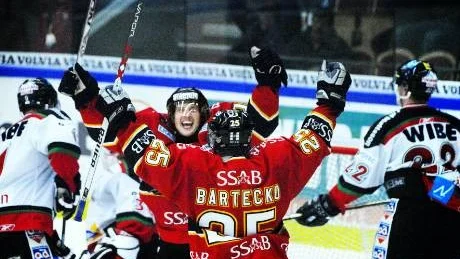 OH CANADA. Cory Larose gjorde mål för andra matchen i rad och hans 4-3 mot Mora innebar dessutom att Luleå fick med sig två poäng.