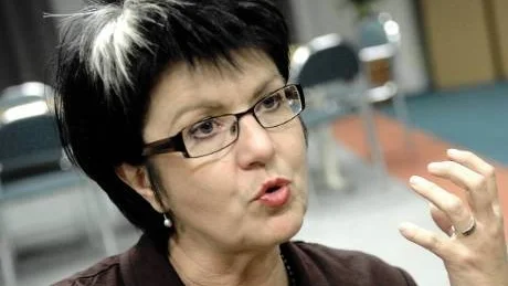 LÅT LÄRARNA LÄRA. Eva-Lis Preisz, lärarförbundets ordförande, anser att lärarna är bättre skickade att sköta skolan än politikerna.Foto: ROLAND S LUNDSTRÖM