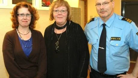 MOT ALKOHOL. Piteå kommun fortsätter kampen mot alkoholmissbruket. På den politikerkonferens som arrangerades på måndagen medverkade bland annat Agnetha Eriksson (s), socialnämndens ordförande, Eva-Lena Lundberg, kommunens samordnare för alkohol- och drogfrågor, samt Kenneth Lundqvist, kommisarie och områdeschef för polisen i Piteå älvdal.Foto: Jonas Hansson