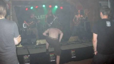 Bullet Size från Östersund var ett av banden som tog plats på scen i Kanislogen på lördag kväll vid årets Solid Metal-festival.