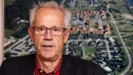 Carl-Johan Åhlund, vd för PiteBo, tycker att Ann-Marie Järsberg får skylla sig själv och vägrar gå henne till mötes på någon punkt.