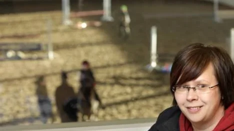Jessica Persson är glad lagledare i Piteå RK. Klubben får rida SM-final i Strömsholm sedan Bollnäs hoppat av. "Det blev tredje gången gillt trots allt", konstaterar Jessica. (Arkivbild)