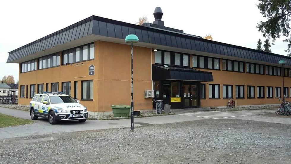Lugnt. På fredagsmorgonen lämnade bombskyddsgruppen Boden. Det är nu lugnt på platsen men det aktuella huset är fortfarande avspärrat
