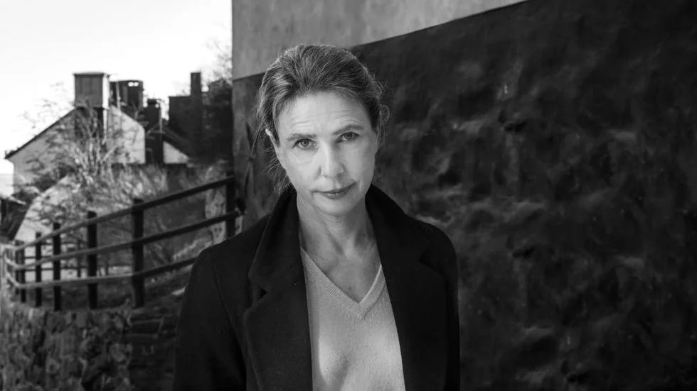 Fetma. Lionel Shriver slog igenom med den samhällskritiska romanen "Vi måste tala om Kevin". Nu tar hon sig an västvärldens frosserie i boken "Store bror".
