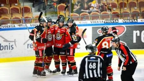 boxplay. Även med fyra man på isen är Luleå farliga framåt. Man är det lag i elitserien som gör mest mål i boxplay.