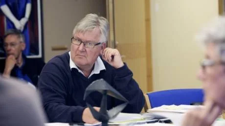 KRÄVER OMPRÖVNING. "Vi kommer att kräva minoritetsåterremiss av den här frågan på landstingsfullmäktige", säger modereraten Hans Swedell.