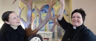 Dockan Majken gör succé i kyrkan
