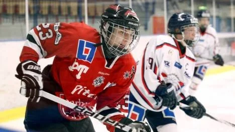 Lisa Ekberg gjorde tre mål totalt i MSSK Piteås matcher i helgen där HV 71 besegrades med 5-0. Men mot Linköping blev det förlust med 2-4. (Arkivbild)