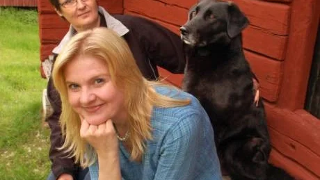 SAMVERKAN. Anna Bergström, närmast i bild, och Britt-Inger Hedström menar att samverkan är nödvändig för att utveckla bygden. ⁁lla föreningar kan inte bara köra sitt race‬ säger Anna Bergström.Foto: Håkan Zerpe