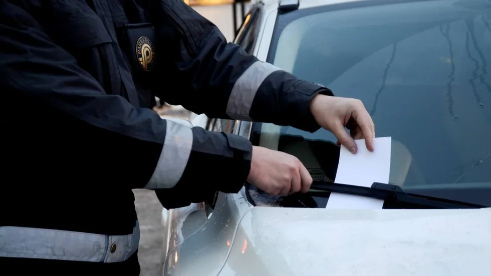 Oro. Efter en dom i högsta förvaltningsdomstolen är det nu möjligt att få ut namnet på den som lappat ens bil.