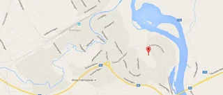 Uppdaterad: SOS larmar om en gräsbrand