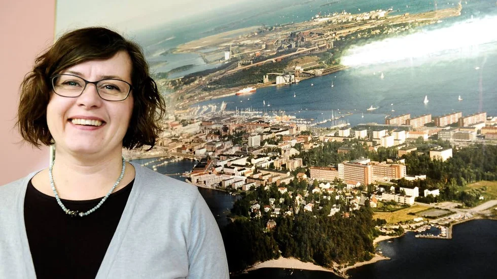 STORT BEHOV. Enbart Luleå kommun behöver cirka 900 sommarvikarier inom vård och omsorg. Anna-Lena hellström, enhetschef för rekryteringsenhet vid Socialförvaltningen, säger att ungefär 400 av dessa är nyrekryteringar. Resten är vikarier som redan finns inom förvaltningen.