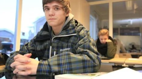 Anton Rönnbäck, 18 år, pluggar på Piteå trafikskola och får körkortet betalt av sina föräldrar. "Det får de flesta jag känner också, men inte alla", berättar han.